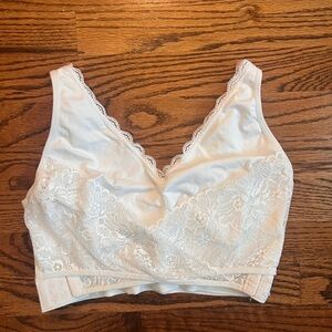 CaraMia Front Criss Cross Wrap Bra – White – Size 2XL